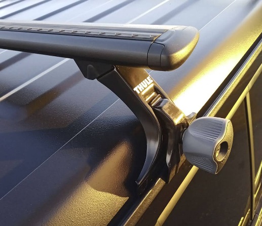 1straps-kenguruа Багажник (комплект) для авто з водозгіном Thule 9512 + Thule WingBar EVO Black