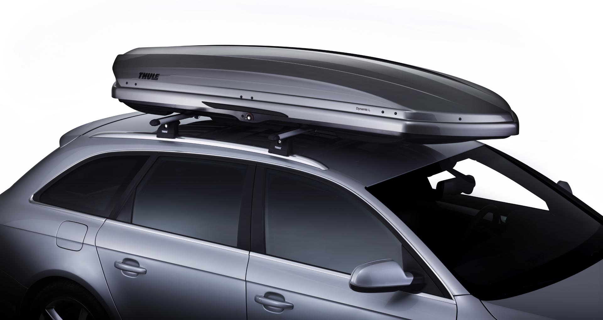 The most sporty, aerodynamic and sleek roof box Бокс Thule DYNAMIC L 900 TITAN сірий