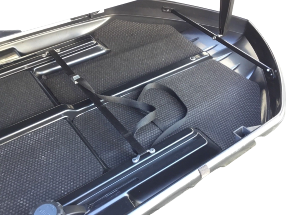 9-removebg-preview Б/у бокс Thule DYNAMIC M 800 сірий глянець на 320л