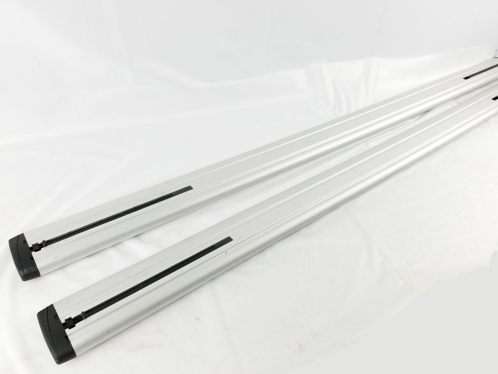 Поперечины-Thule-WingBar-118-см-серебристый-TH-961-б.у-tule-com-ua-2 Поперечини Thule WingBar 118 см срібні TH 961 б.в (як 7112)